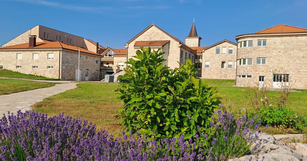 Busko jezero Kloster