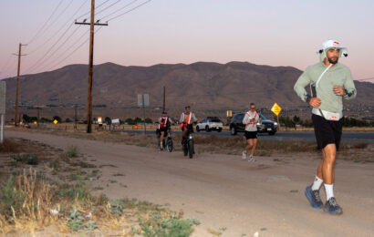 Der deutsche Ultraläufer Arda Saatçi absolvierte ganze 14 Marathons in nur 4 Tagen – innerhalb seines 600 km langen Ultramarathons
